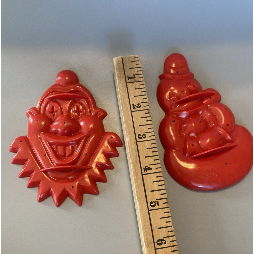 Aunt Chicks 1950’s Plastic Frosty Snowman & Clown Face Cookie Cutter Christmas